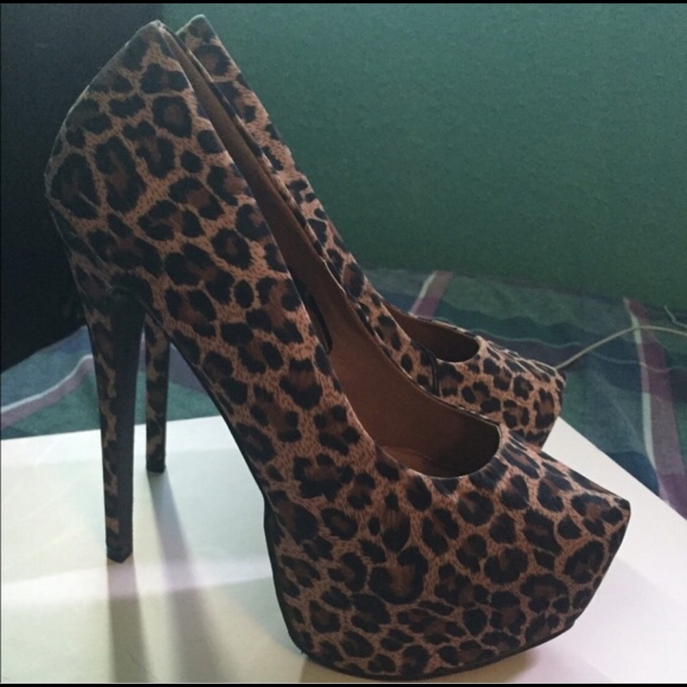 Leopard Print Platform Pumps